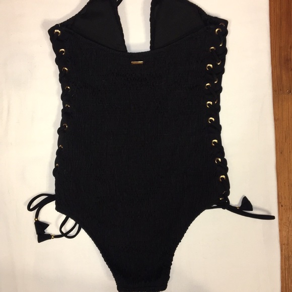Victoria Secrets one piece monokini! - Picture 5 of 6